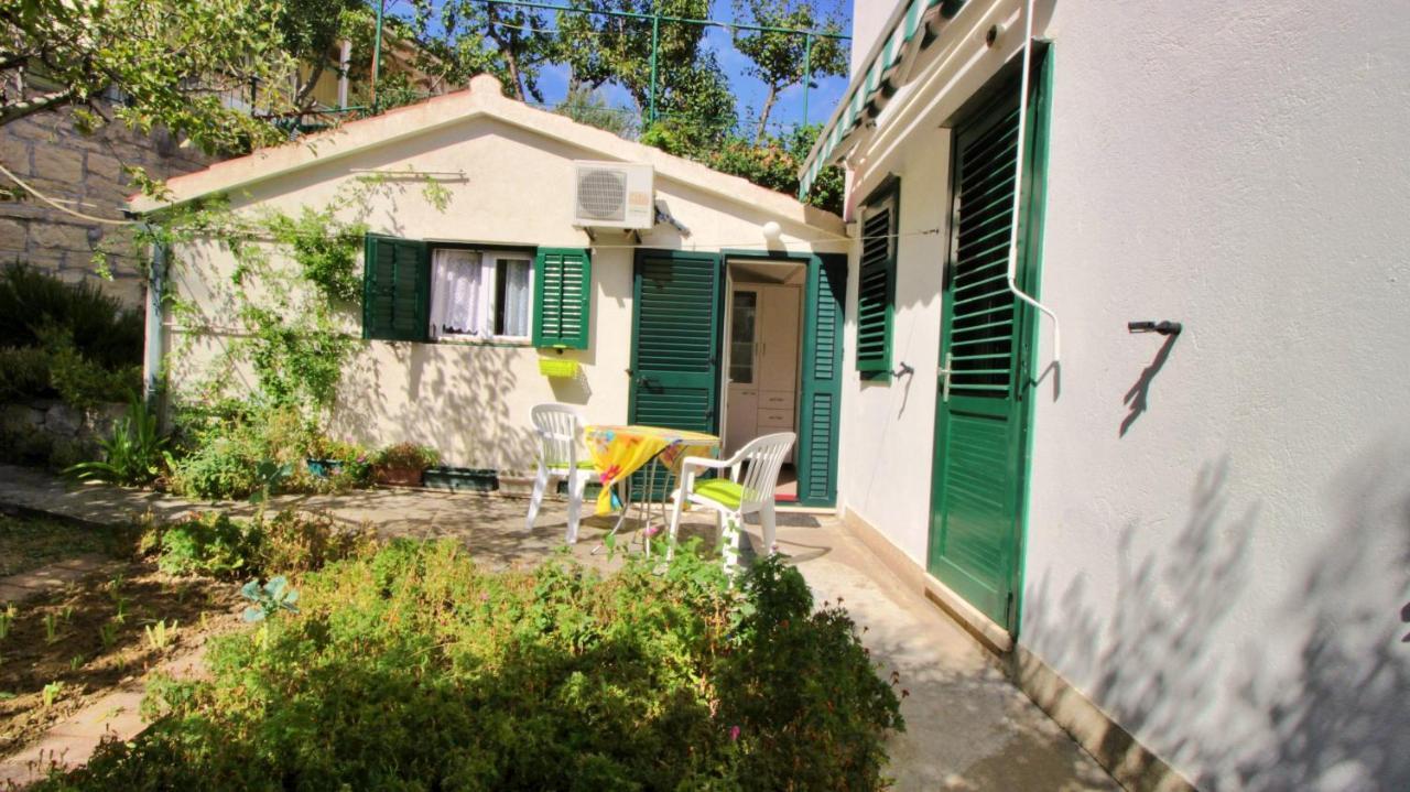 Seaside Apartment โอมิช ภายนอก รูปภาพ