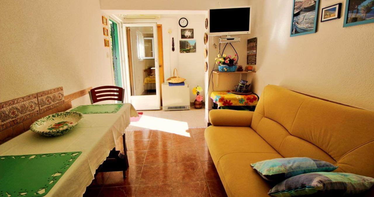 Seaside Apartment โอมิช ภายนอก รูปภาพ